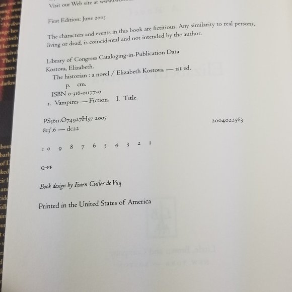 The Historian By: Elizabeth Kostovav First edition like New - Picture 10 of 11